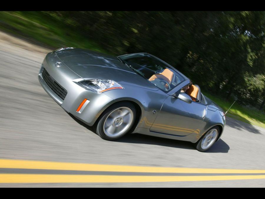  Nissan 350Z Roadster 2004 года  (фото 8 из 25)